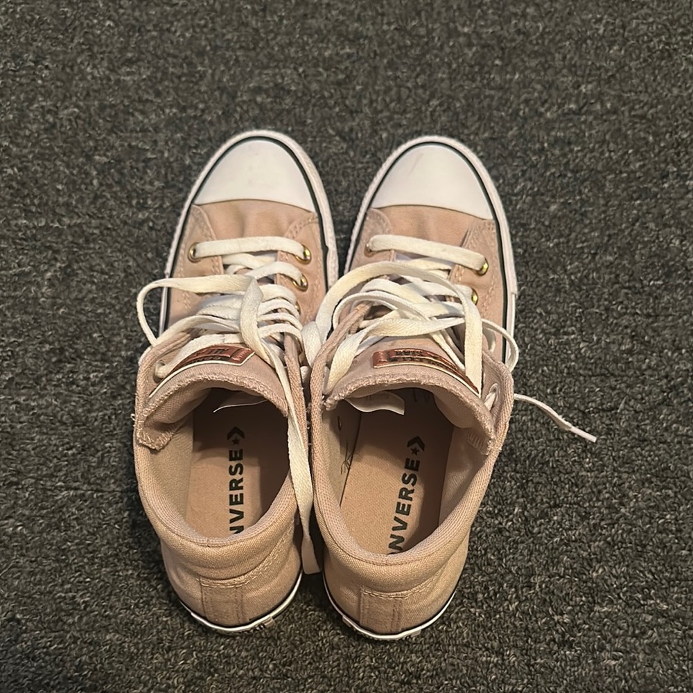 Converse Women's Pink Sneakers
